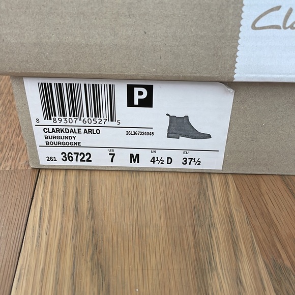 Clarks, brand new chelsea boots, size US 7, burgundy - Picture 3 of 4